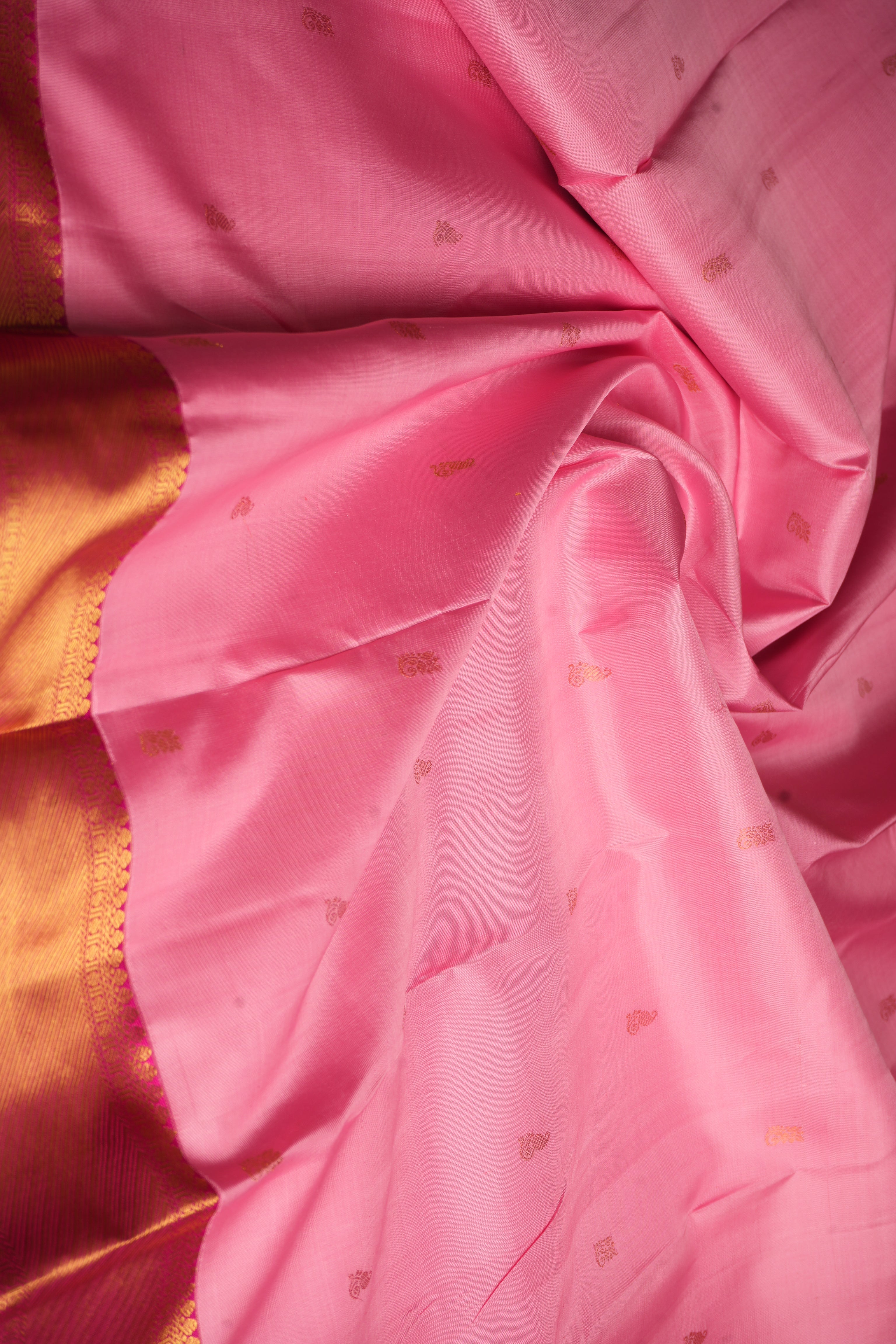 Light Pink Pure Handloom Kanchipuram Saree With Gold Zari Dark Pink Border